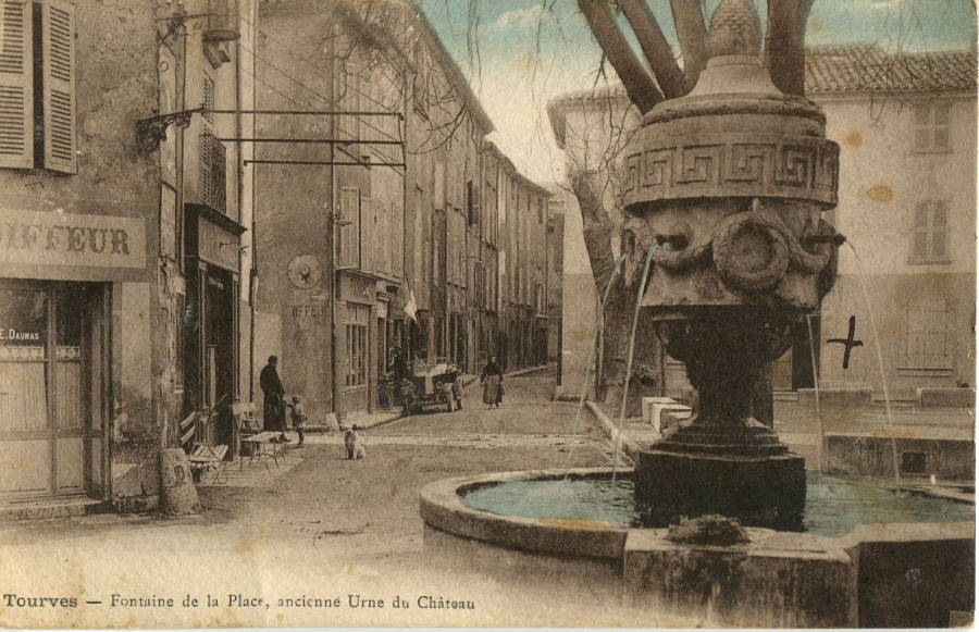 427 - (Date cachée) Recto d'une carte postale Tourves d'un ami adressée à Eugène Felenc.jpg